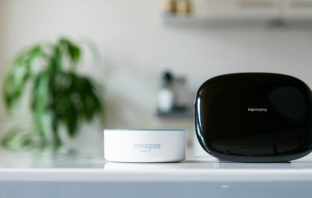 Logitech Harmony Hub mit Amazon Alexa steuern