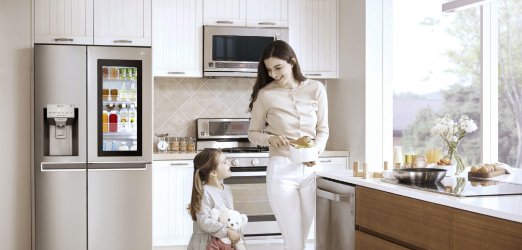 (c) LG Electronics