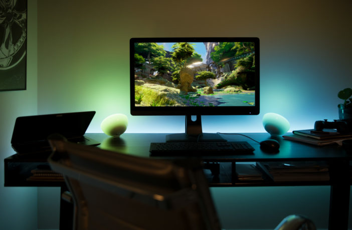 (c) Philips Lightning