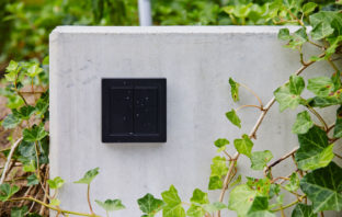 Friends of Hue Outdoor Switch