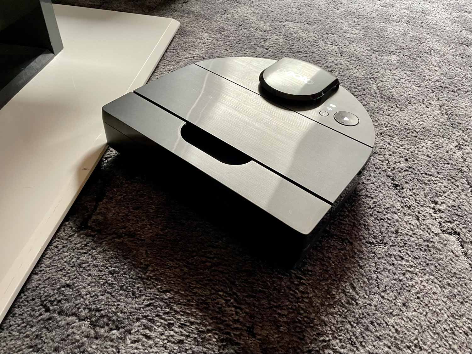 Der Neato D10 beim Reinigen