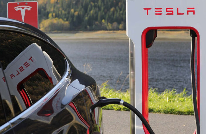Tesla Laden