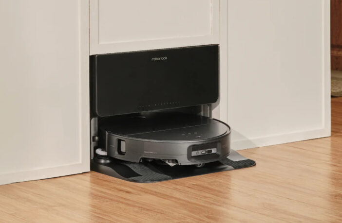 Roborock Saros 10 mit Wasseranschluss